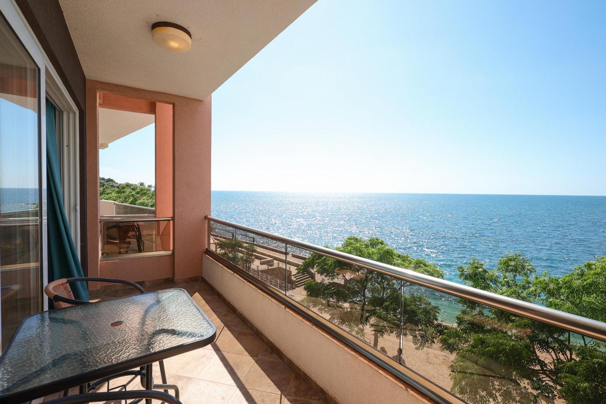 Athos Apartments Dobre Vode Добра вода Екстериор снимка